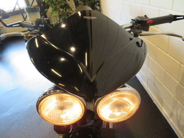 triumph - 955-i-speed-triple