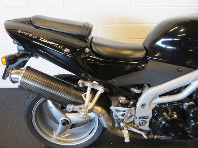 triumph - 955-i-speed-triple