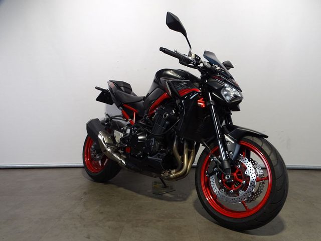 kawasaki - z900