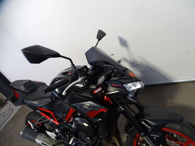 kawasaki - z900