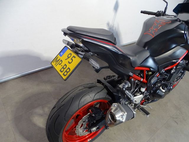 kawasaki - z900