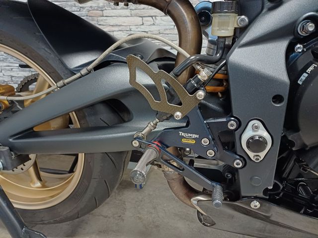 triumph - street-triple-r