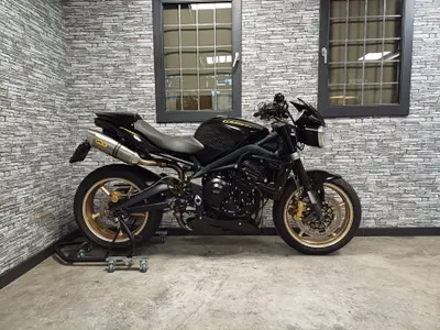 TRIUMPH STREET TRIPLE R – foto 2