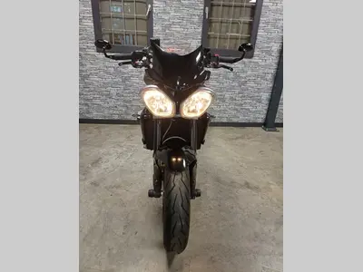 TRIUMPH STREET TRIPLE R – foto 3