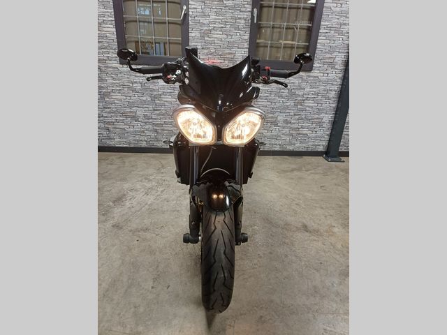 triumph - street-triple-r