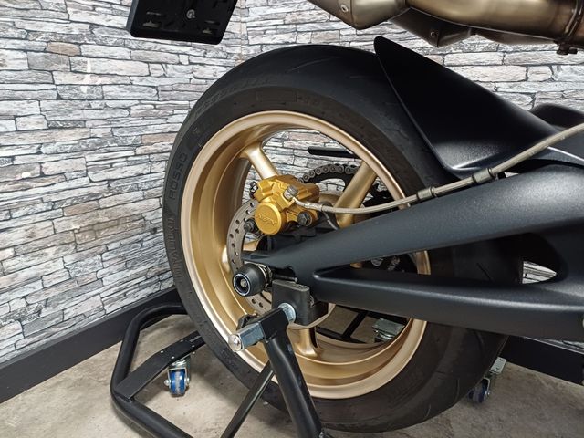 triumph - street-triple-r