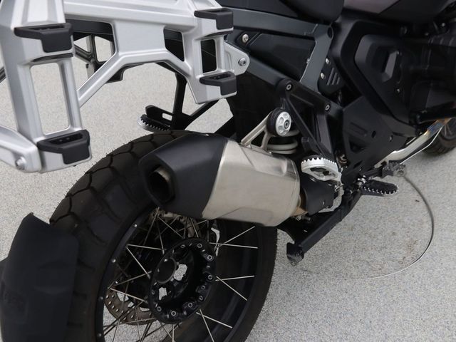 bmw - r-1300-gs-adventure-triple-black