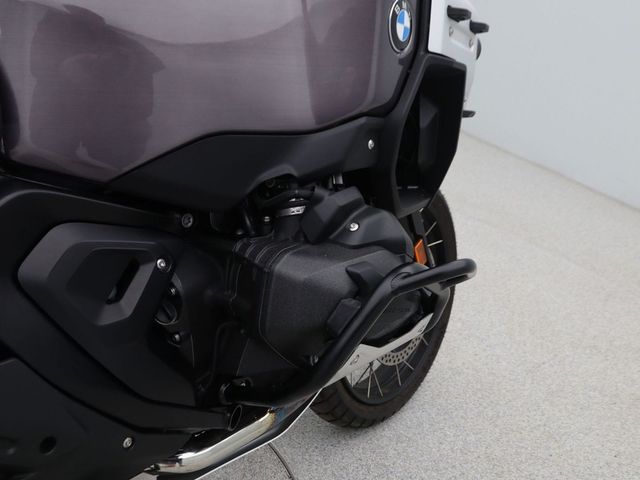 bmw - r-1300-gs-adventure-triple-black