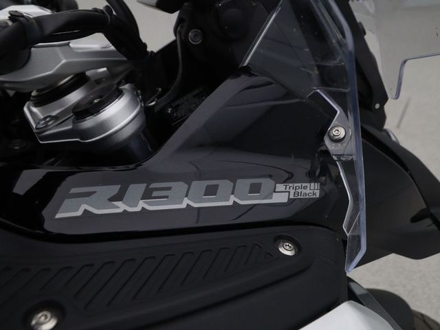 bmw - r-1300-gs-adventure-triple-black