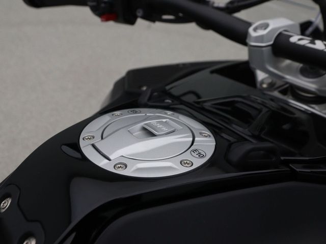 bmw - r-1300-gs-adventure-triple-black