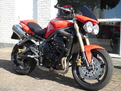 TRIUMPH STREET TRIPLE 675 – foto 2