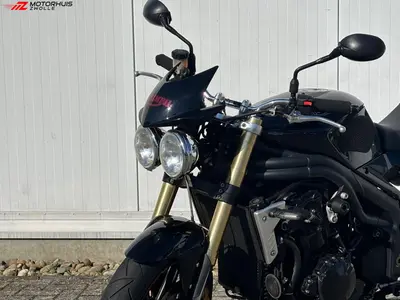 TRIUMPH SPEED TRIPLE – foto 3