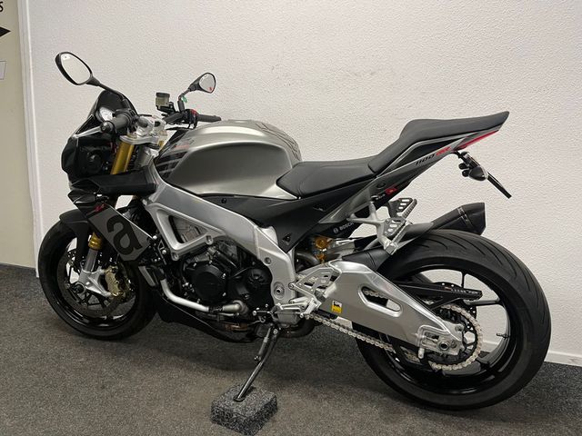 aprilia - tuono-v4-r-aprc