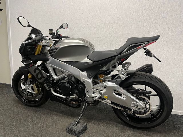 aprilia - tuono-v4-r-aprc