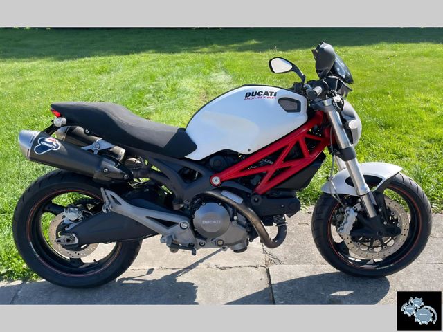 ducati - monster-696