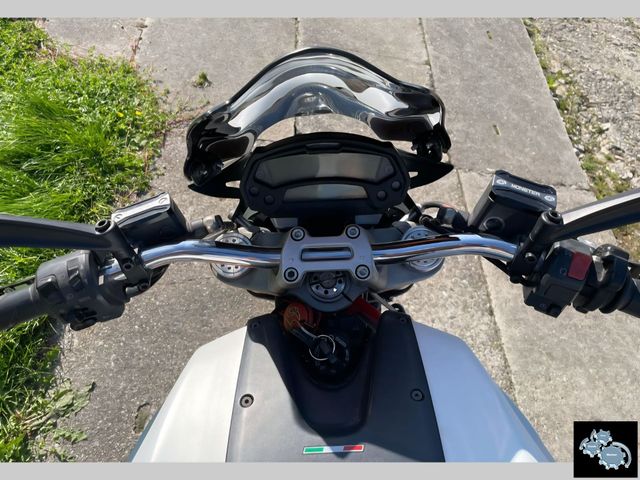 ducati - monster-696
