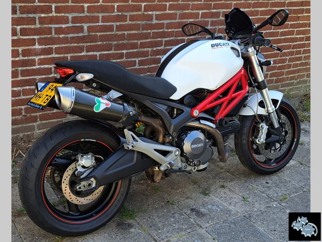 ducati - monster-696