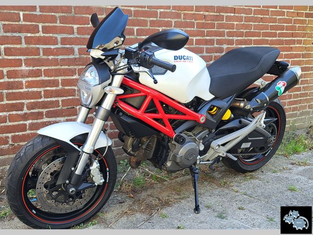 ducati - monster-696