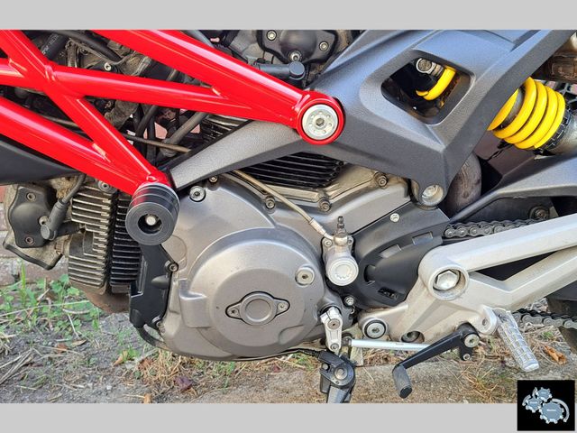 ducati - monster-696