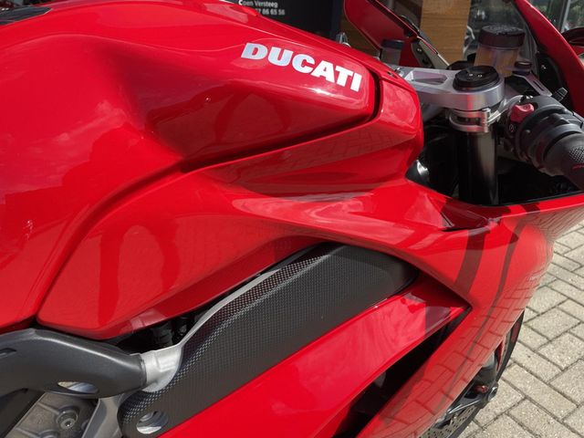 ducati - panigale-v4