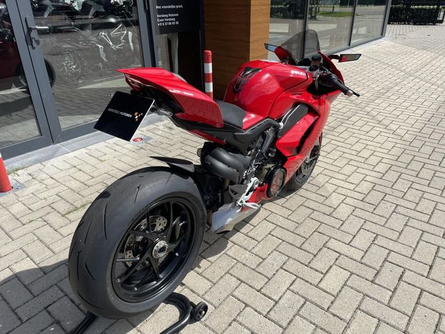ducati - panigale-v4