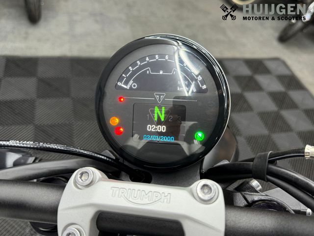 triumph - trident-660