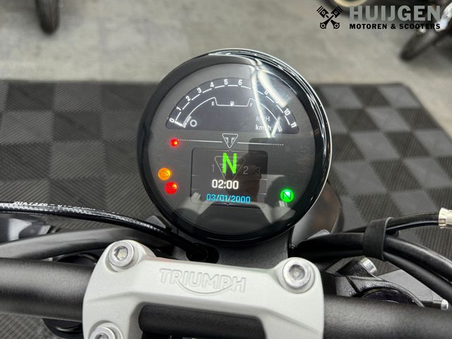 triumph - trident-660