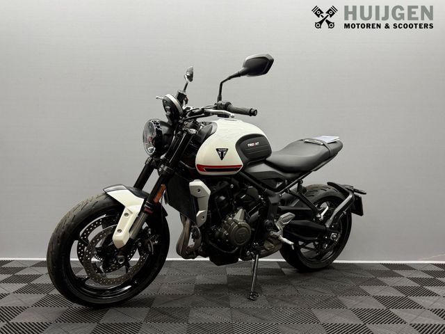 triumph - trident-660