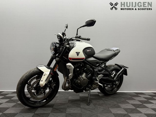 triumph - trident-660