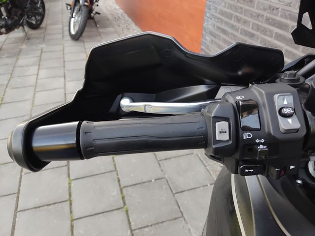 kawasaki - versys-650-grand-tourer