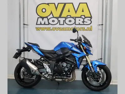 SUZUKI GSR 750 A – foto 2