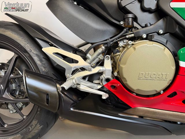 ducati - panigale-v2-bayliss