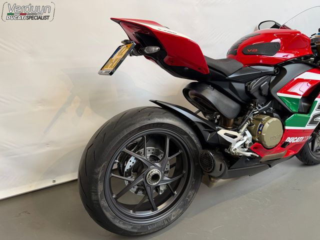 ducati - panigale-v2-bayliss