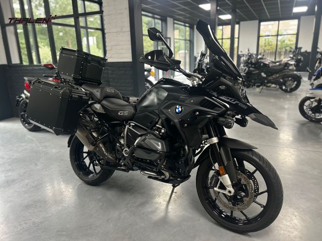 bmw - r-1250-gs-triple-black