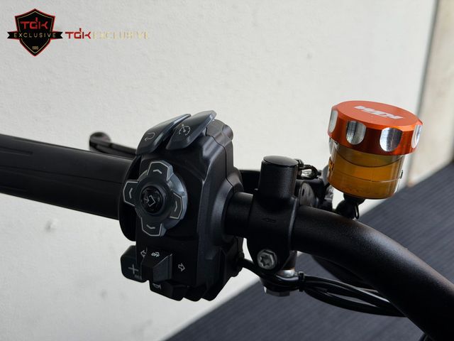 ktm - 1290-super-duke-r