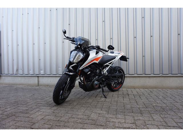 ktm - 390-duke