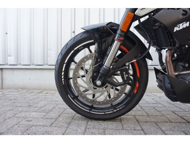 ktm - 390-duke