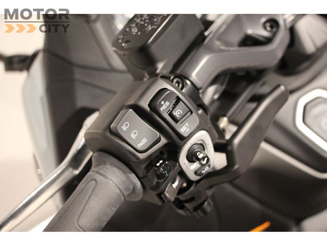 yamaha - tmax-tech-max-560