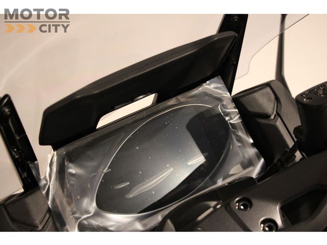 yamaha - tmax-tech-max-560