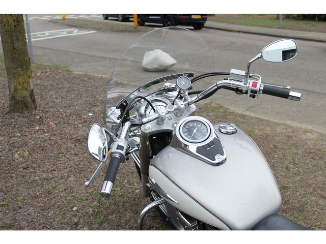 suzuki - 800-intruder