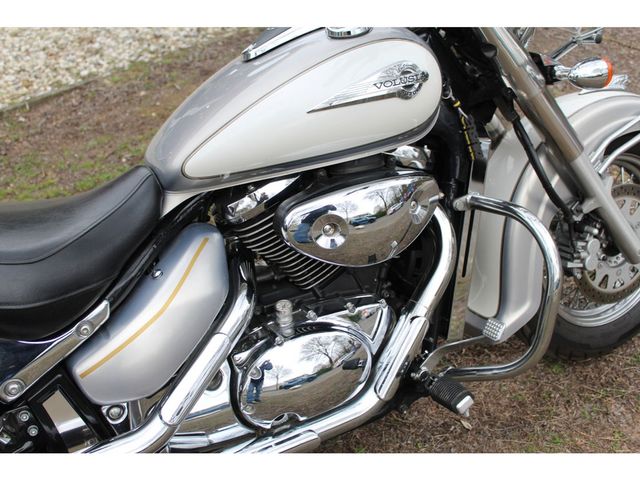 suzuki - 800-intruder