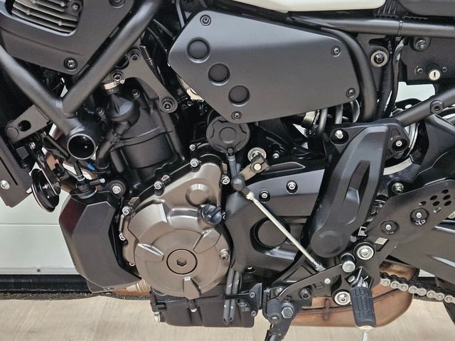 yamaha - xsr-700-abs