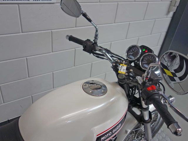moto-guzzi - v-7-classic