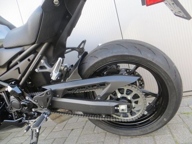 kawasaki - z900