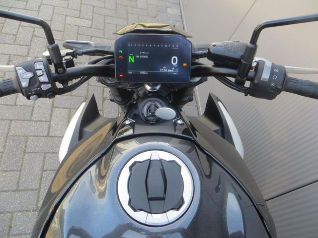 kawasaki - z900