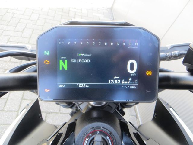 kawasaki - z900