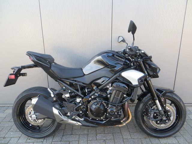 kawasaki - z900