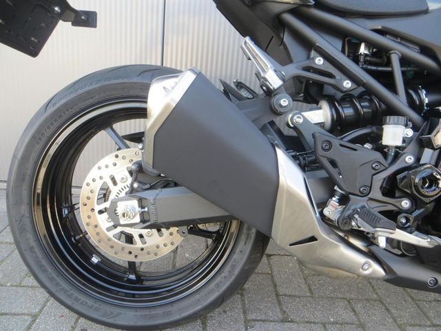 kawasaki - z900