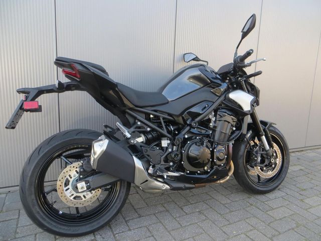 kawasaki - z900