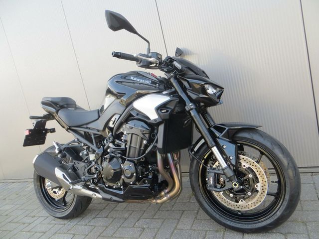 kawasaki - z900